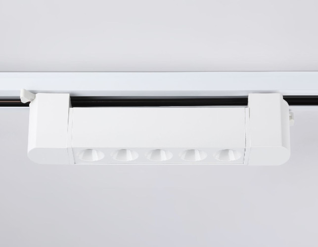 Трековый однофазный светильник Ambrella Light Track system GL6700